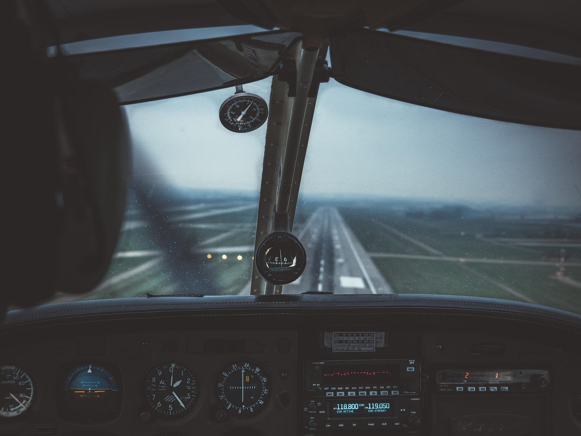 L'Aereo della Presidente atterra senza GPS: la lezione analogica da imparare