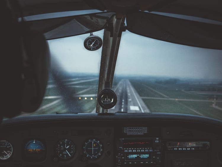 L'Aereo della Presidente atterra senza GPS: la lezione analogica da imparare